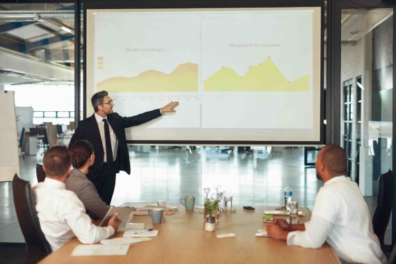 presentación de resultados en inglés empresarial en una empresa